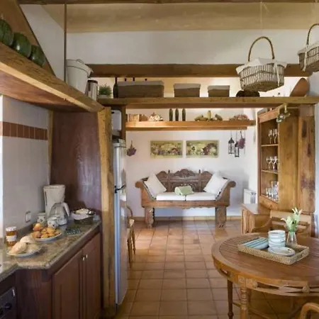فيلة El Pinar Sleeps 4 Pool Wifi T691424 *